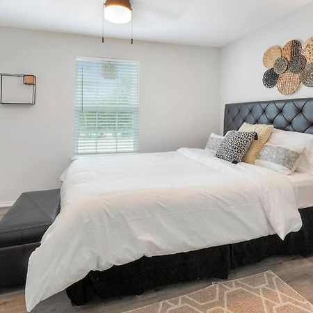 Cozy Two Bedroom Home Minutes From Downtown! Хьюстон Экстерьер фото