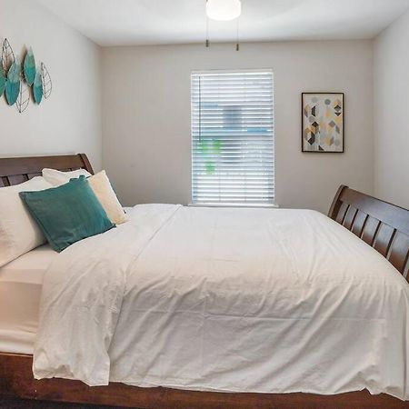 Cozy Two Bedroom Home Minutes From Downtown! Хьюстон Экстерьер фото