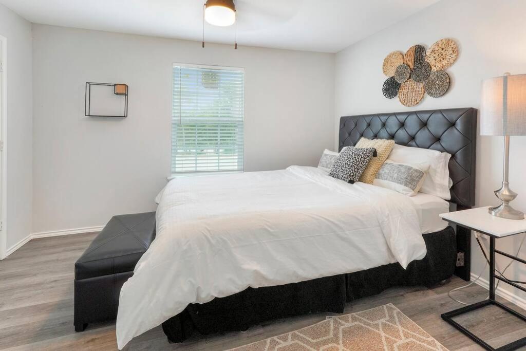 Cozy Two Bedroom Home Minutes From Downtown! Хьюстон Экстерьер фото