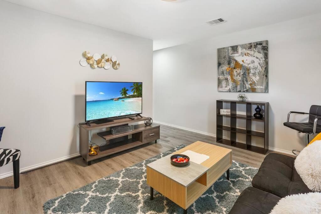 Cozy Two Bedroom Home Minutes From Downtown! Хьюстон Экстерьер фото
