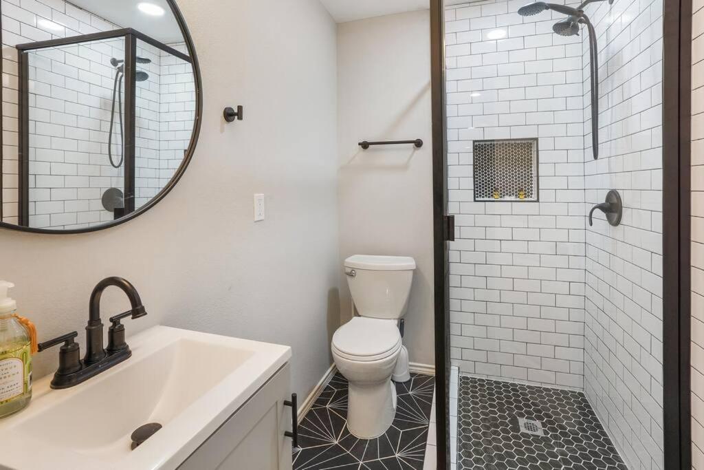 Cozy Two Bedroom Home Minutes From Downtown! Хьюстон Экстерьер фото